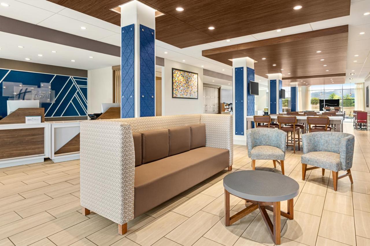 Holiday Inn Express & Suites - Ukiah By Ihg Exterior foto